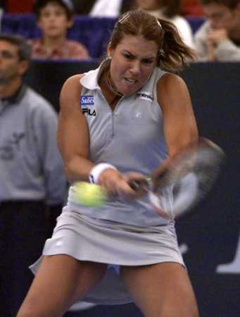 Quebec 2000: 2R def. Jana Nejedly 6-4 7-6 (7-3)