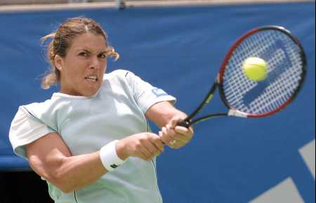 Sydney 2001: 1R def. Panova 6-4 3-6 6-1